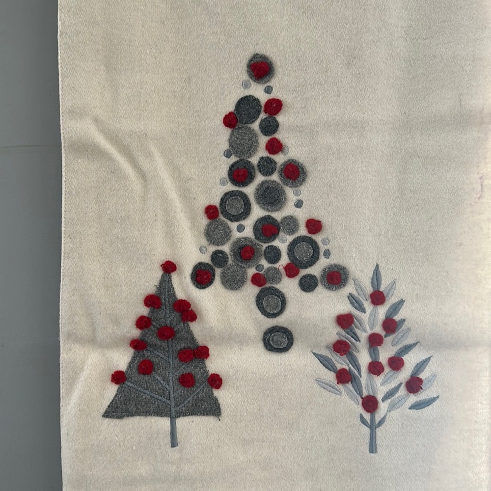 Table runner 16” x 72” storehouse seasonal